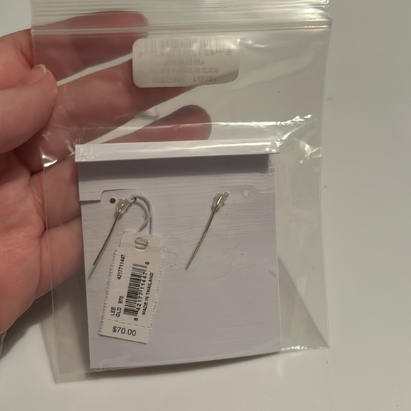 Kendra Scott Gold Dangle Earings - Picture 3 of 3